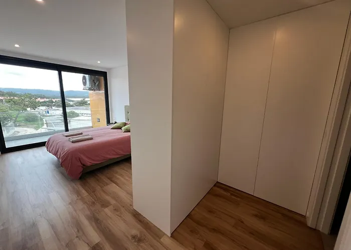 Modern Spacious With Rooftop Pool * São Martinho do Porto