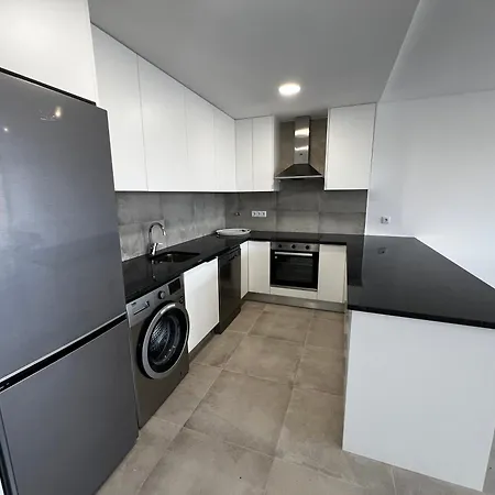 Modern Spacious With Rooftop Pool * São Martinho do Porto