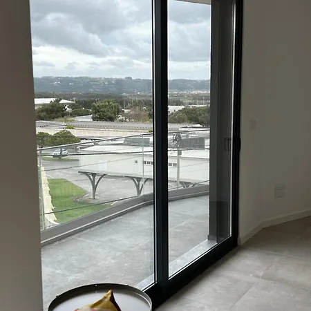 Modern Spacious With Rooftop Pool Apartmán São Martinho do Porto