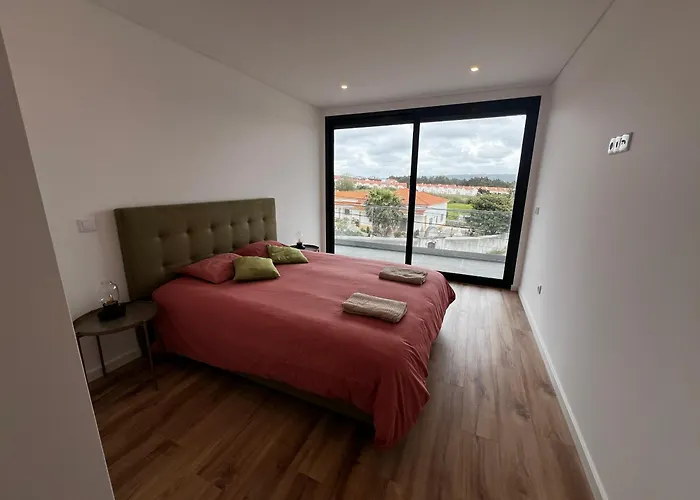 Modern Spacious With Rooftop Pool Apartament São Martinho do Porto