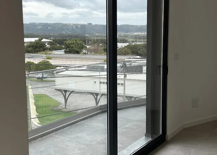 Modern Spacious With Rooftop Pool Apartament São Martinho do Porto